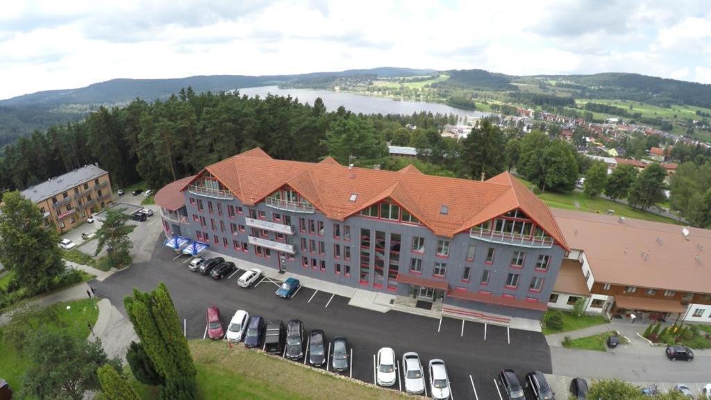 Hotel Bouczech Ліпно-над-Влтавою Екстер'єр фото