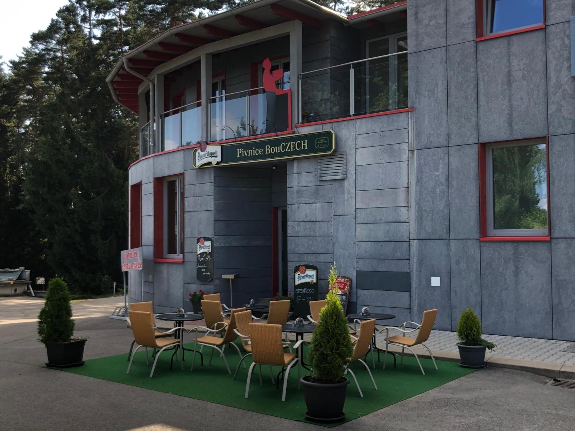 Hotel Bouczech Ліпно-над-Влтавою Екстер'єр фото